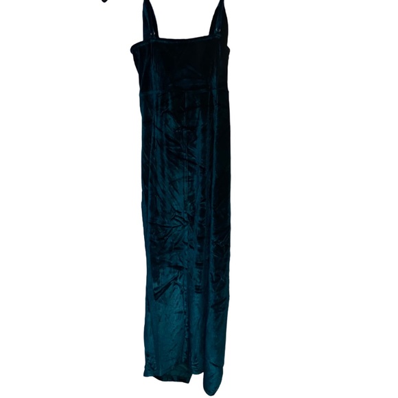 SOLD New Dark Green Velvet Bodycon Dress with Slit Size M - Picture 3 of 6